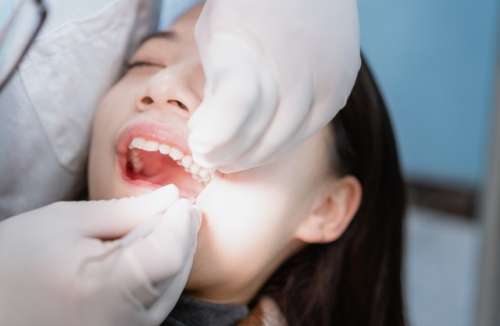 口腔医院拔牙价格表揭秘：如何选择合适的拔牙方案？